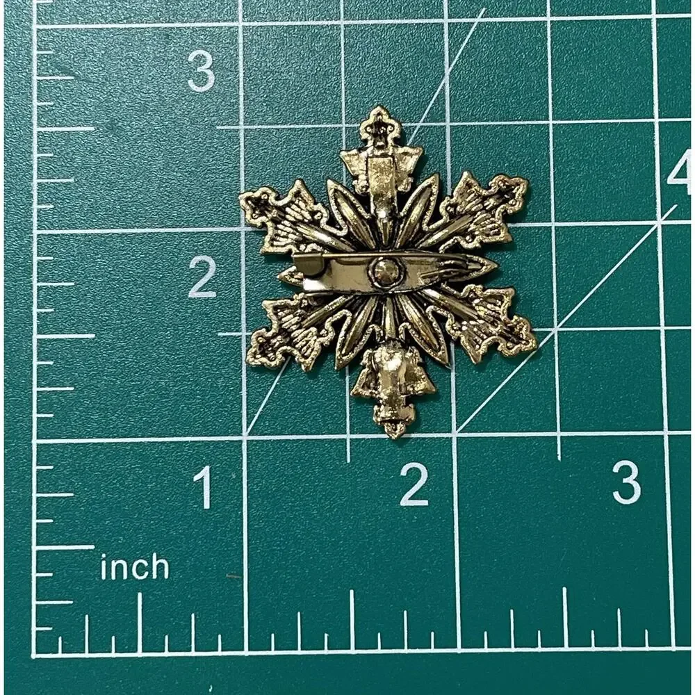 NWOT Red Flower Brooch Red Glass Rhinestone Poinsettia Holidays Christmas